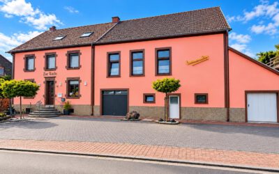 Mehrfamilienhaus mit Gewerbefläche in Rissenthal